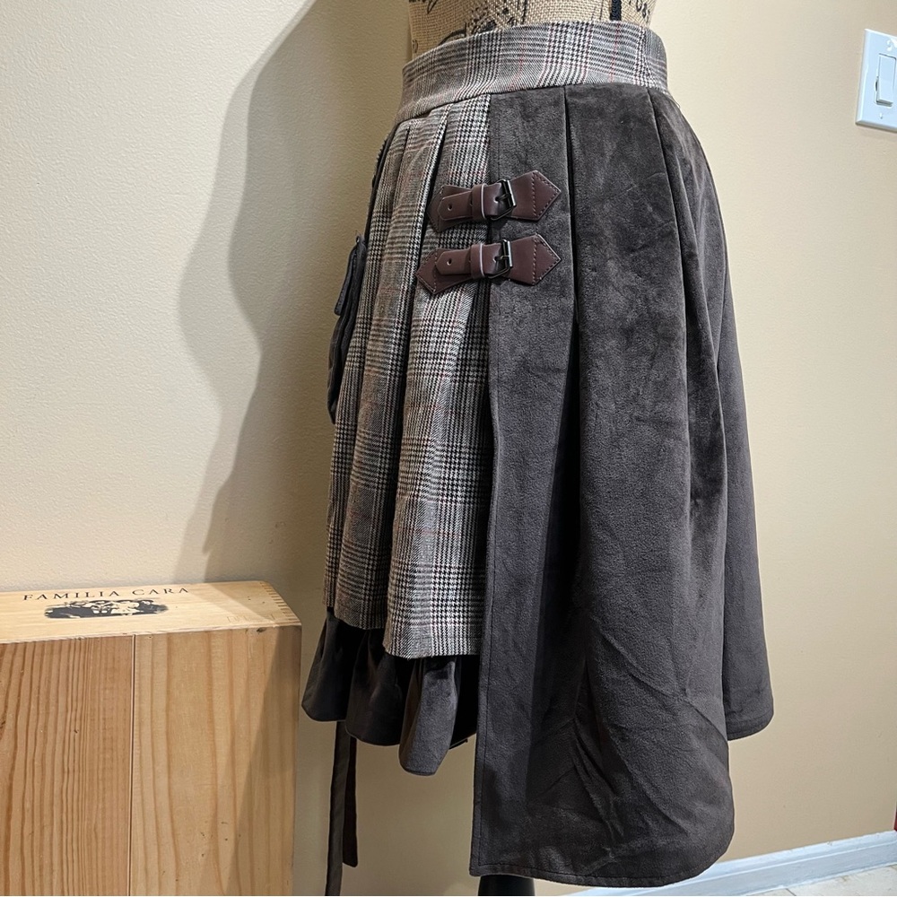 Brown Plaid Steampunk Buckle Asymmetric Utility Skirt - Picture 6 of 12